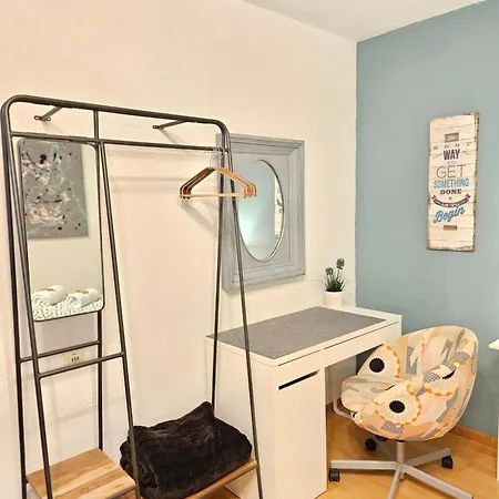 Quarto em Acomodações Particulares Doppelzimmer In Privathaus Ii Geteiltes Bad & Kueche I Mit Dem 4 Min Bis Zum Hbf *