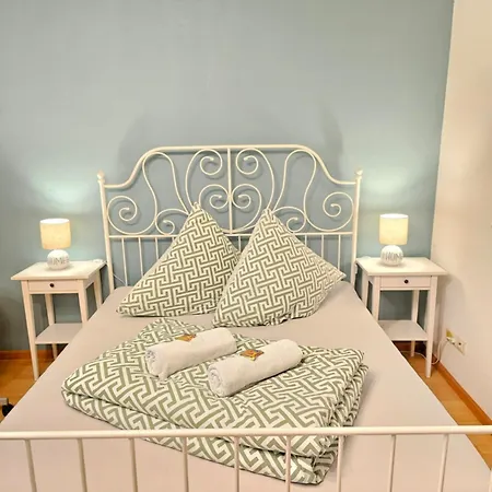 Doppelzimmer In Privathaus Ii Geteiltes Bad & Kueche I Mit Dem 4 Min Bis Zum Hbf