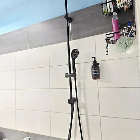 Doppelzimmer 2 I Geteiltes Bad & Kueche I Mit Dem Nur 4 Min Bis Zum Hauptbahnhof *