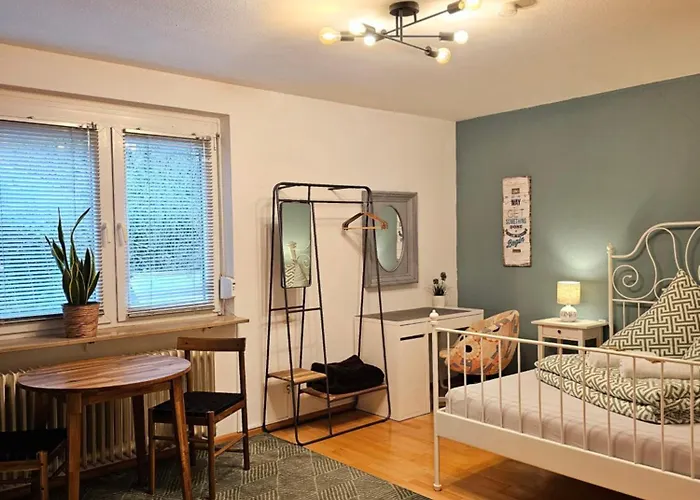 Doppelzimmer In Privathaus Ii Geteiltes Bad & Kueche I Mit Dem 4 Min Bis Zum Hbf Freiburg im Breisgau