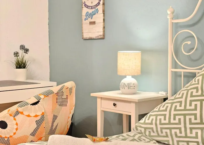 Doppelzimmer In Privathaus Ii Geteiltes Bad & Kueche I Mit Dem 4 Min Bis Zum Hbf Rum i privatbostad