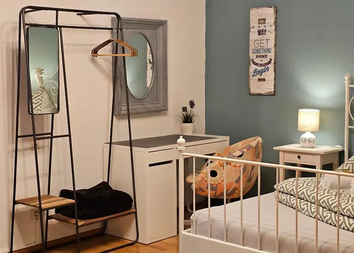 Doppelzimmer In Privathaus Ii Geteiltes Bad & Kueche I Mit Dem 4 Min Bis Zum Hbf Rum i privatbostad Freiburg im Breisgau